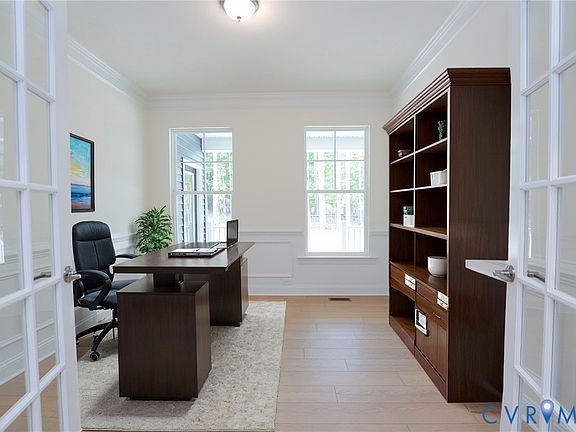 4th image of 4926 College Green Ln