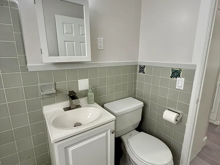 1405 N J Ter — Photo 16