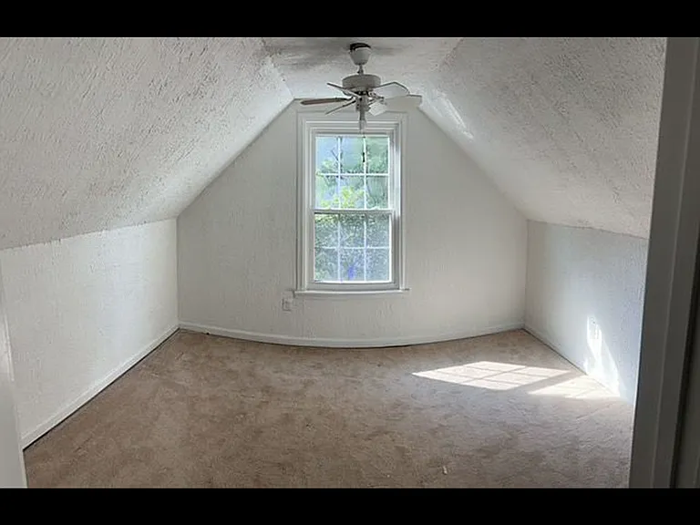 8230 Lincoln Dr — Photo 7