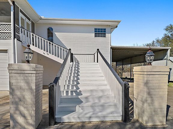 3rd image of 1306 Spring Branch Dr