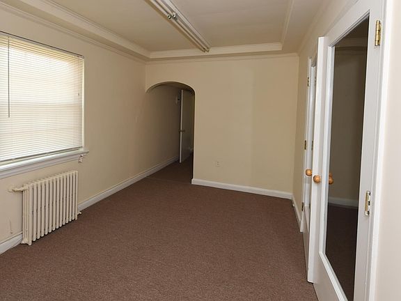 5th image of 4909 Hampden Ln #1-2