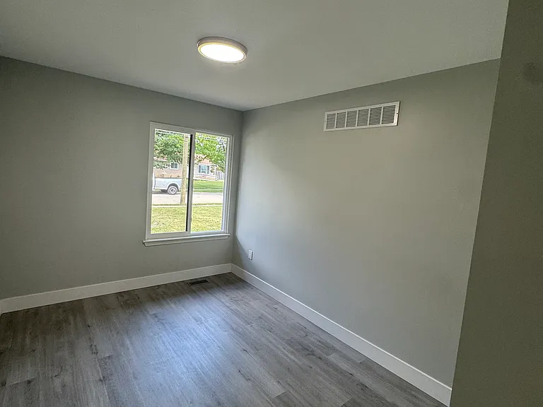 2158 Elmcrest Rd — Photo 8