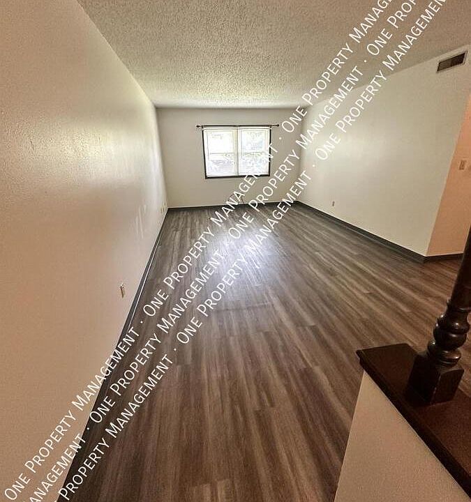 1st image of 1122 Hancock Dr #8