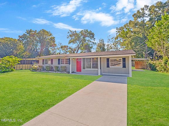 4th image of 8078 Banville Dr