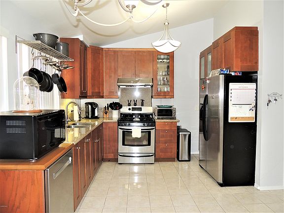 3rd image of 18631 Collins St APT 19