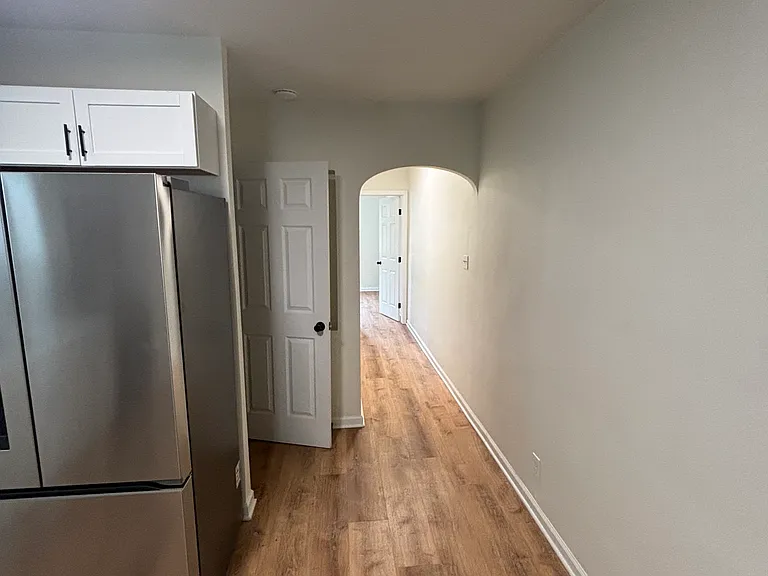 641-643 E Whittier St — Photo 3
