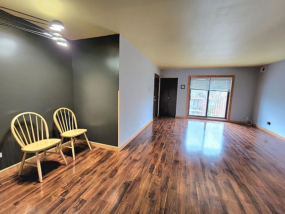 5th image of 5406 Chateau Dr #5