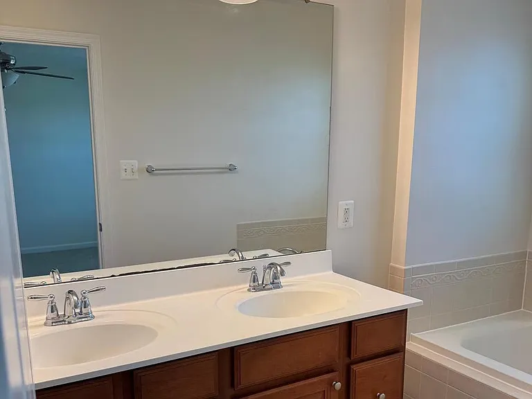 22851 Chestnut Oak Ter — Photo 12