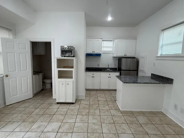 5201 Leeland St #B, Houston, TX 77023