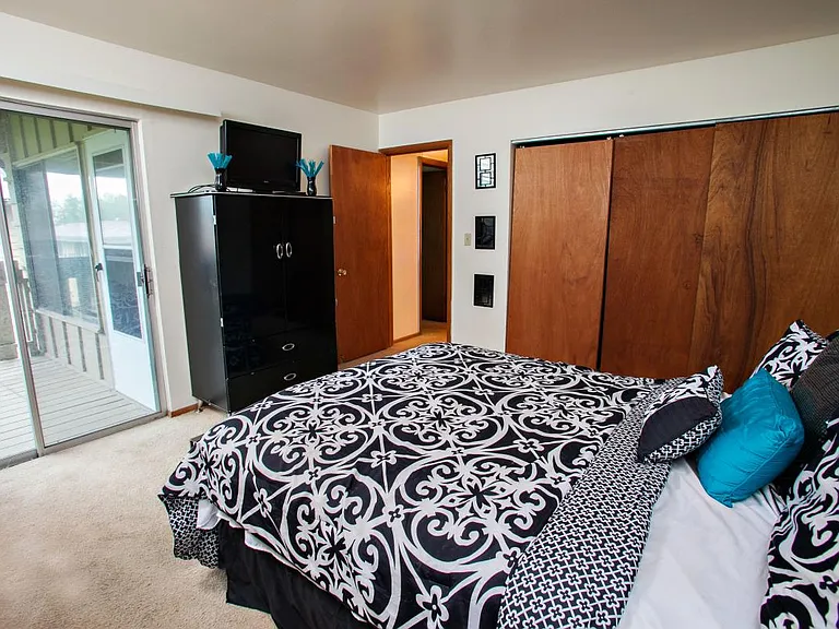 Windpoint Apartments — Photo 15