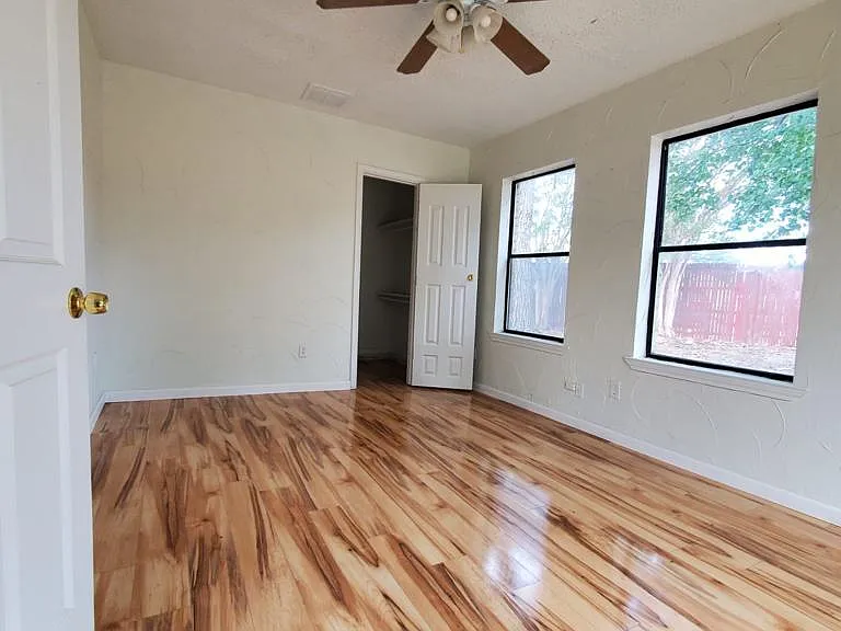 1511 Estates Way — Photo 3