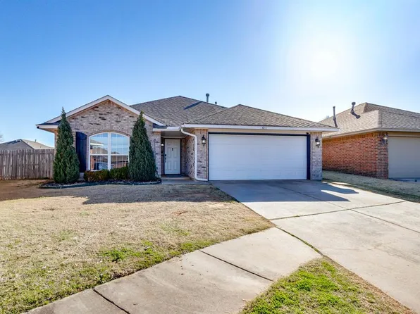 601 SW 38th Pl, Moore, OK 73160