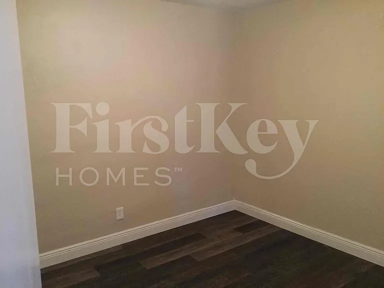 855 W 72nd St — Photo 24