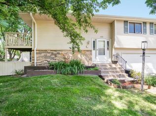 1222 Timbershore Ln #1, Eagan, MN 55123