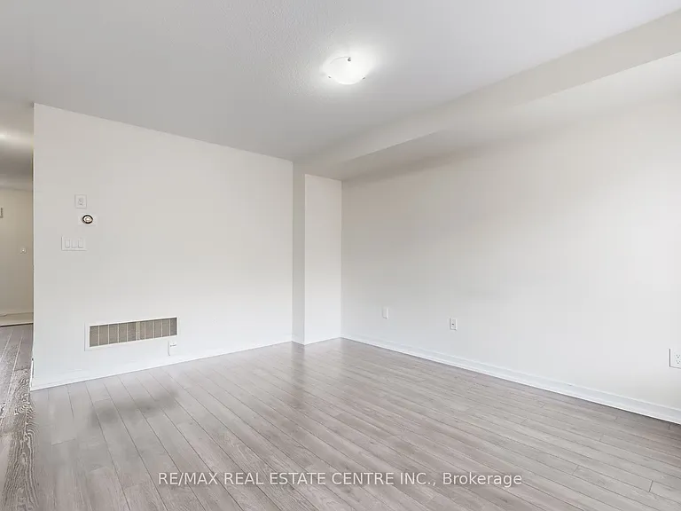 80 Scarletwood St — Photo 7