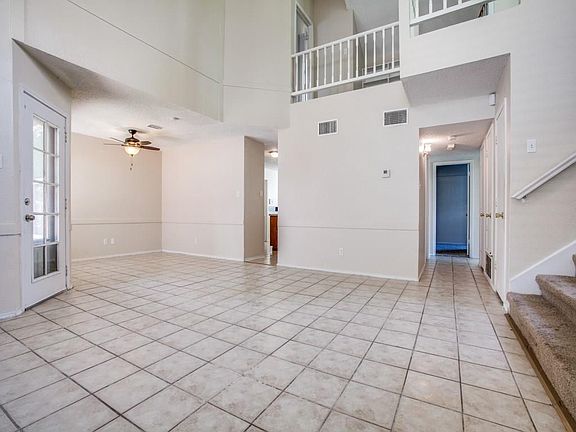5th image of 2520 Park Valley Dr