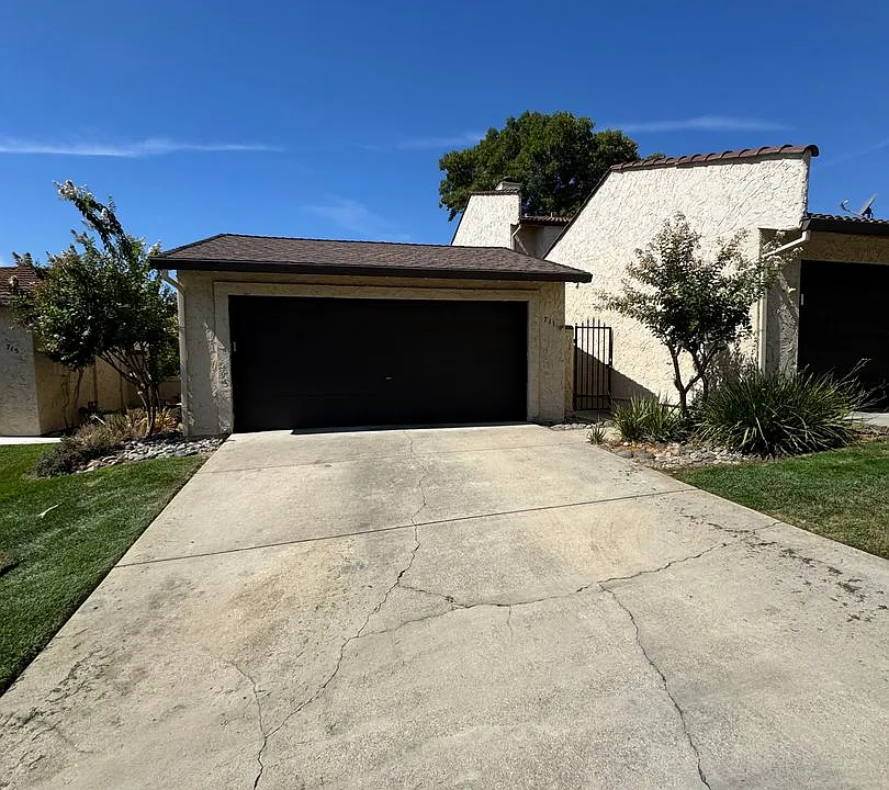 711 Flower Ash Ln