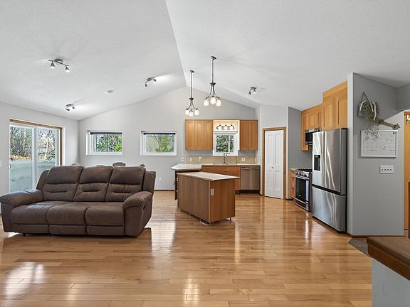 3rd image of 13593 Embry Way