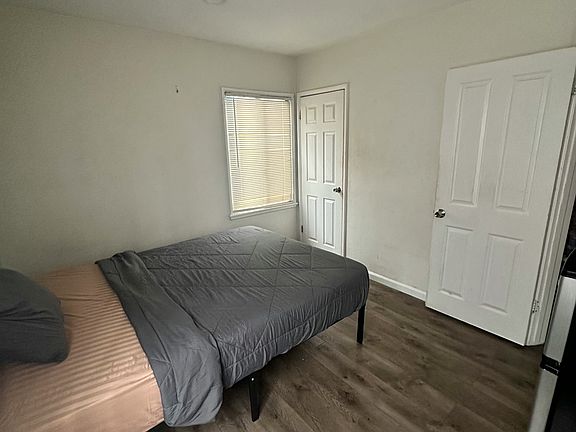 2nd image of 11417 Denver Ave