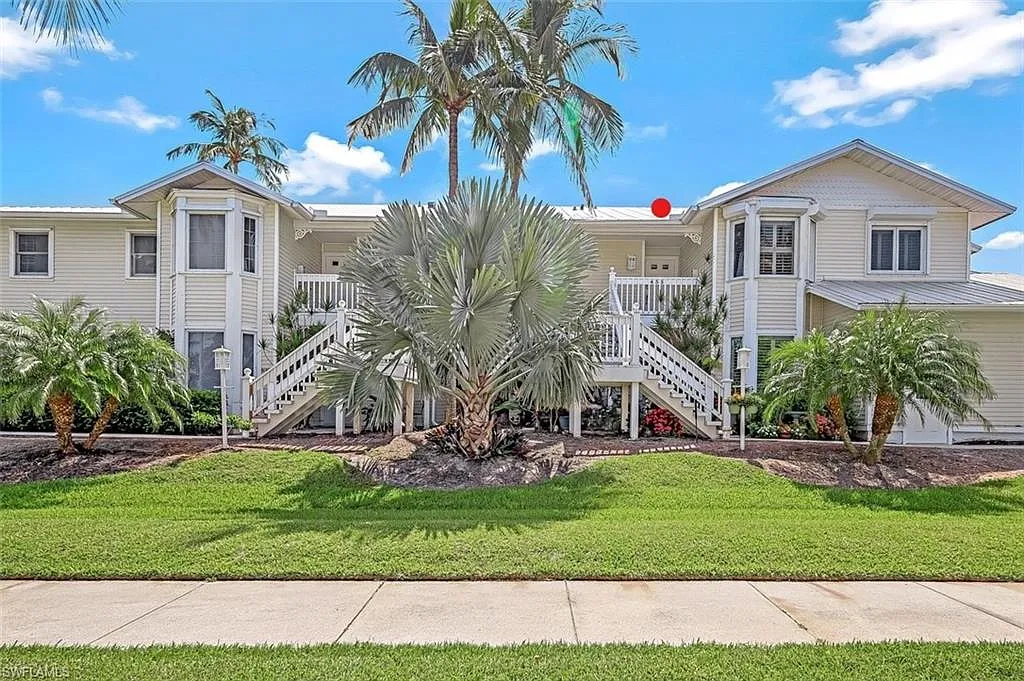 3 bed, 3.0 bath, 1667 sqft, $18,000 — Photo 3