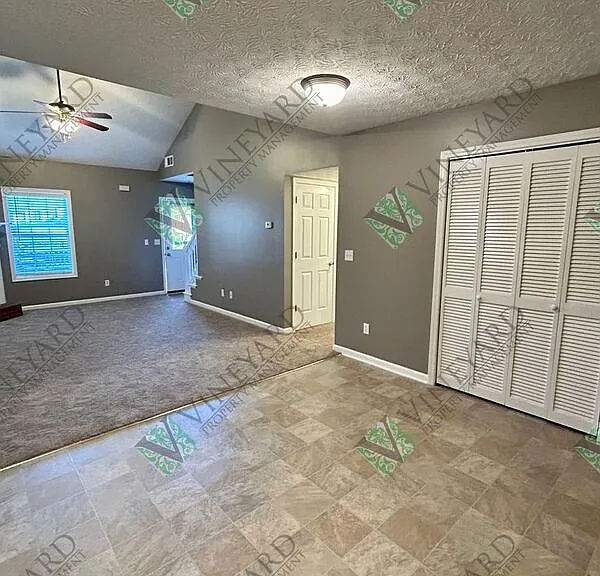 101 Twin Pines Ct — Photo 10