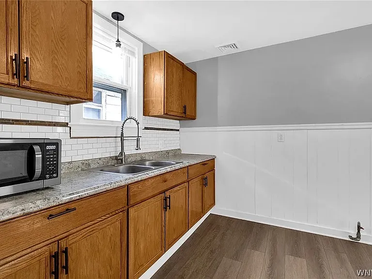 27 Como Ave #2 — Photo 9