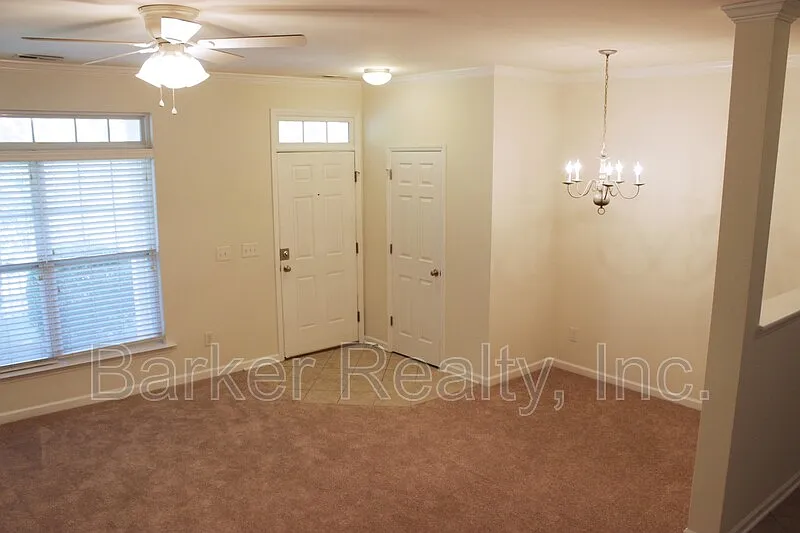Building Photo - 11711-113 Mezzanine Dr
