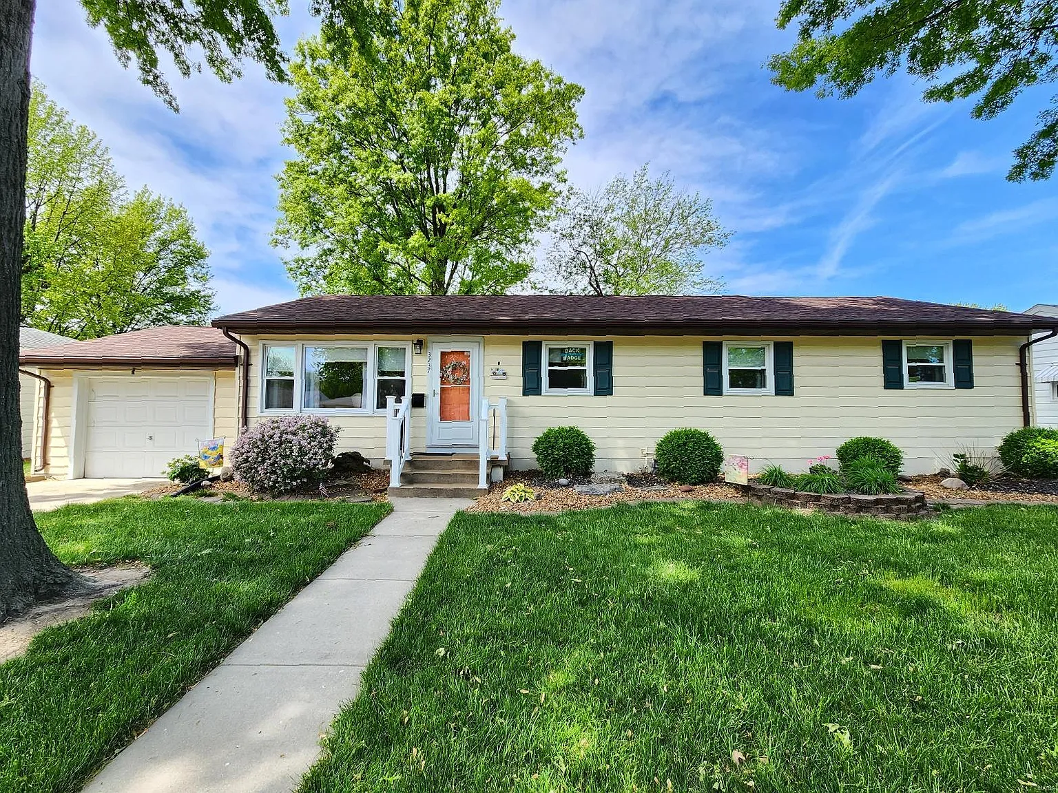 3237 Aubrey Ave photo 1