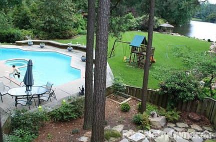 4th image of 403 Lakeway Dr