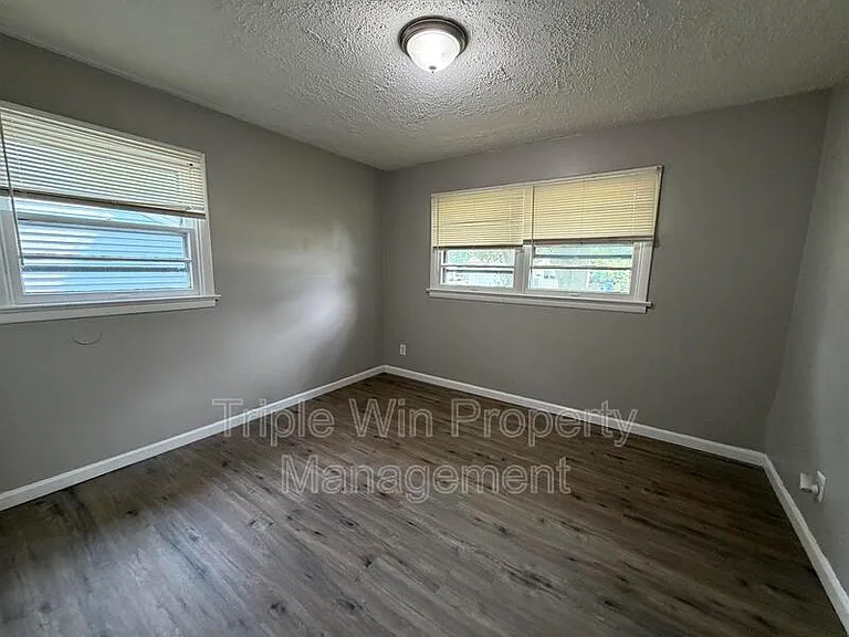 1113 Highmont Dr — Photo 16