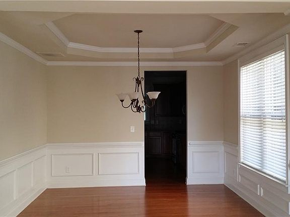 4th image of 146 Berkten Ln