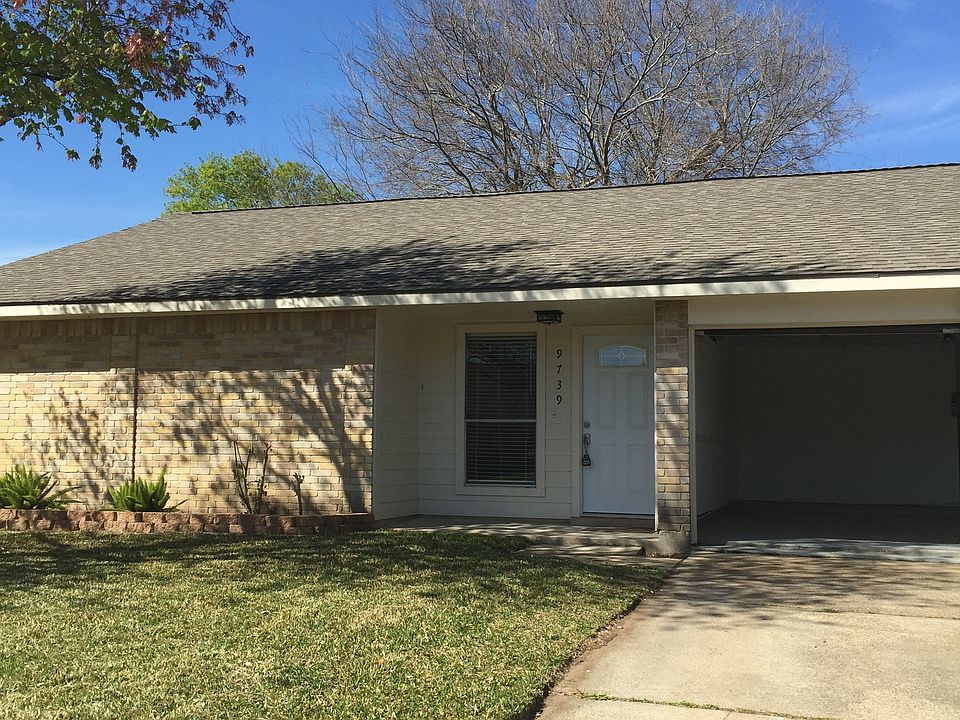 Newly renovated home conveniently located near all major hig