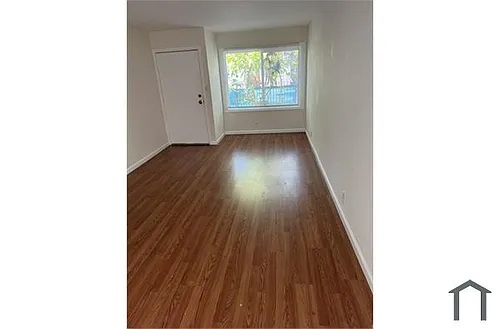9604 B St Photo 1