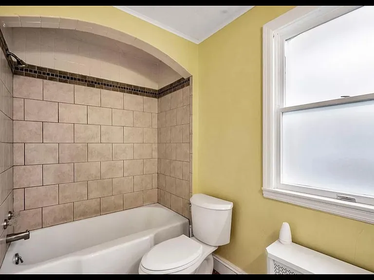 311 Chester St — Photo 16