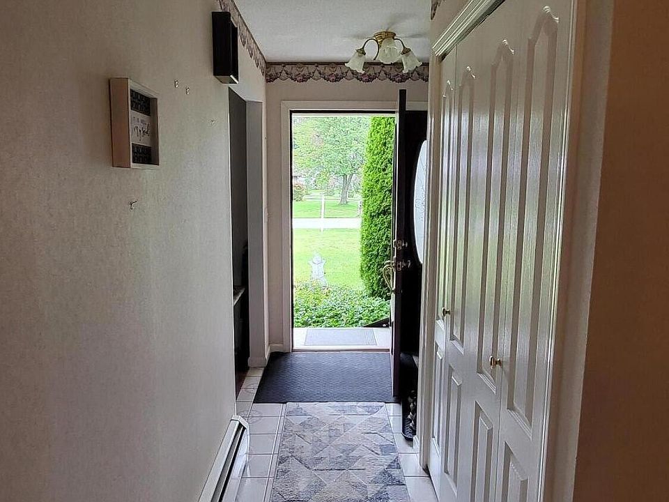 12 Woodcrest Drive, South Glens Falls, NY 12803 Zillow