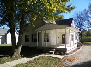 925 N 10th St, Elwood, IN 46036
