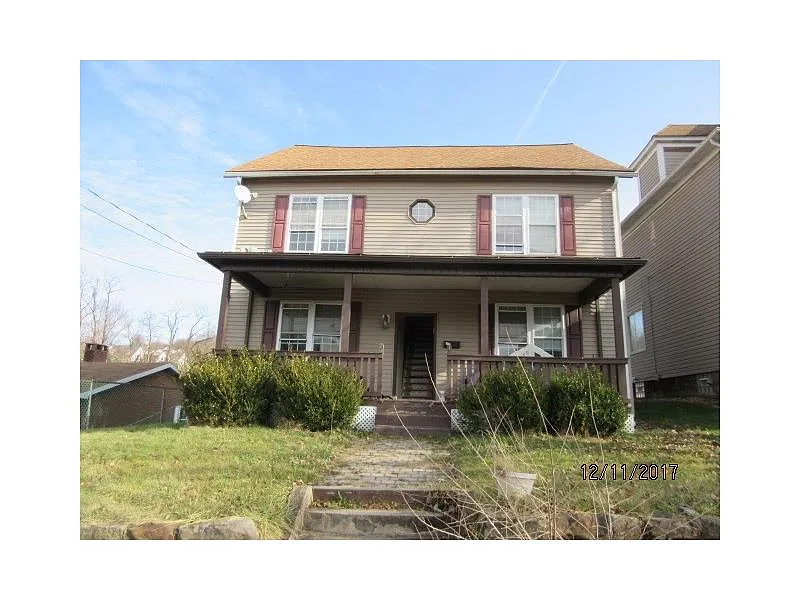 1829 1st St photo 1