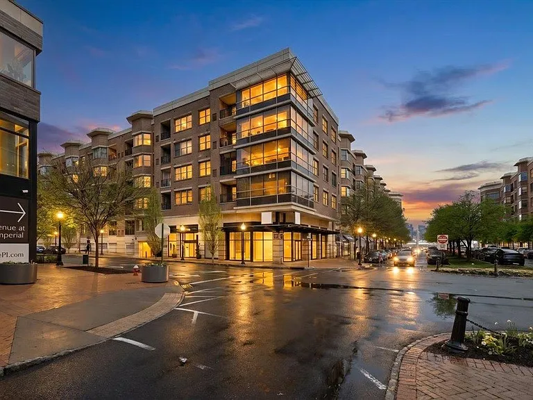 20 Avenue At Port Imperial #429 — Photo 2