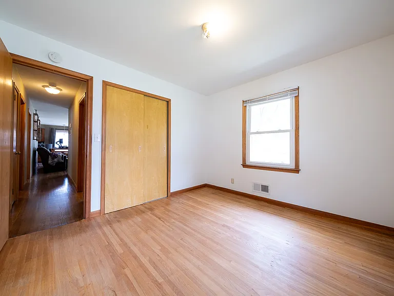 9433 Chicago Ave S — Photo 14
