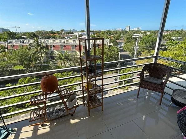 1750 NE 115th St APT 608, Miami, FL 33181