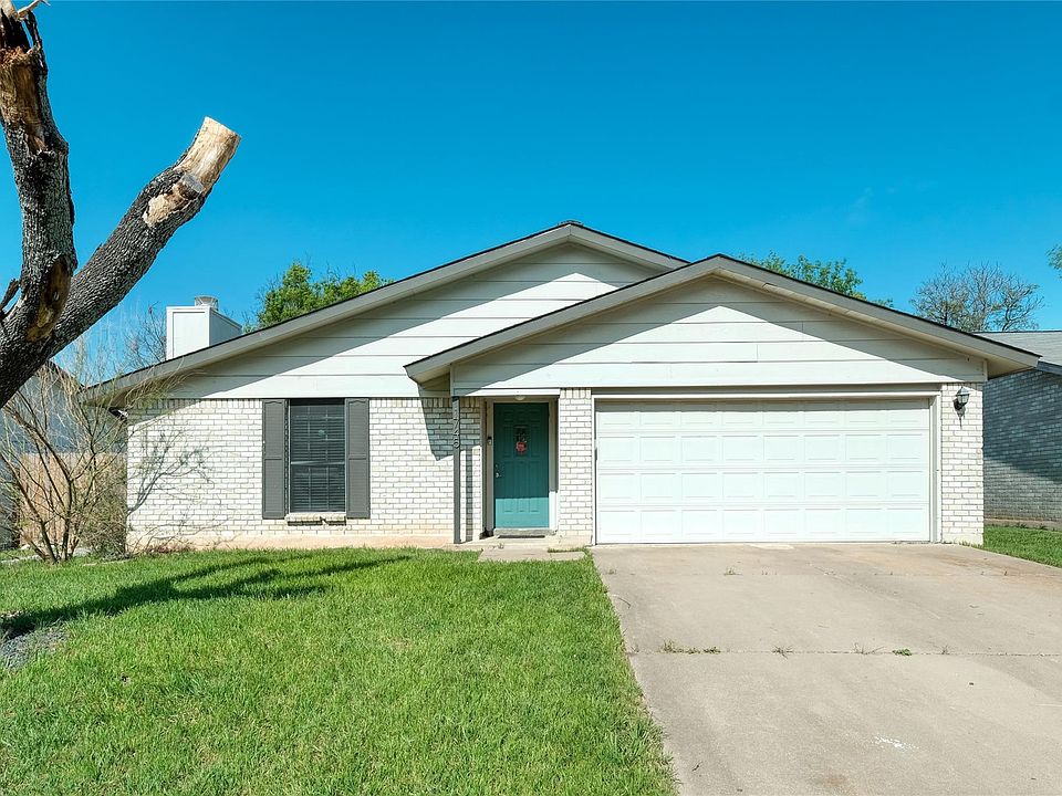 1st image of 1745 Cricket Hollow Dr