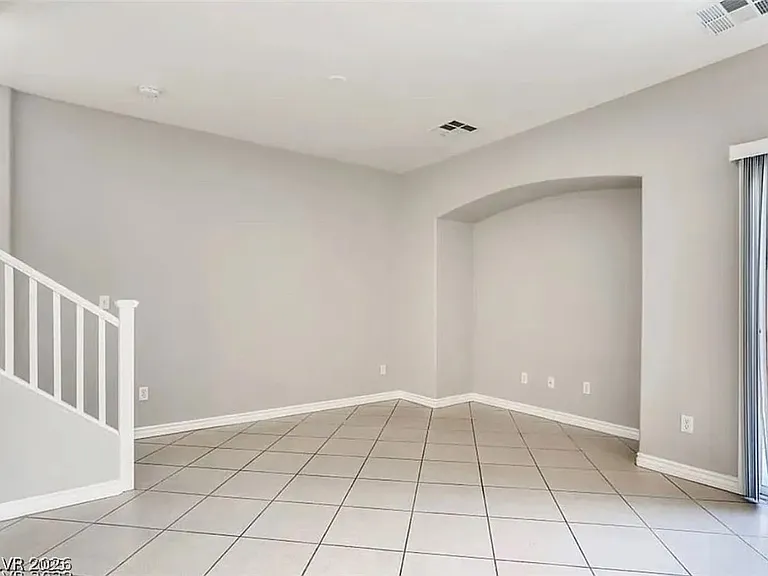 227 Charming Ct — Photo 5