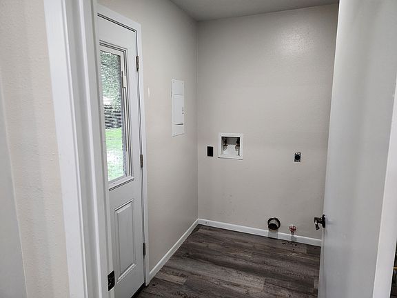 5th image of 212 E Lawrence St