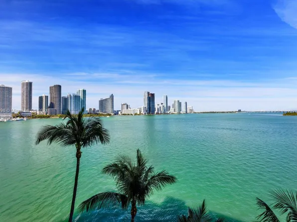 801 N Venetian Dr #605, Miami, FL 33131