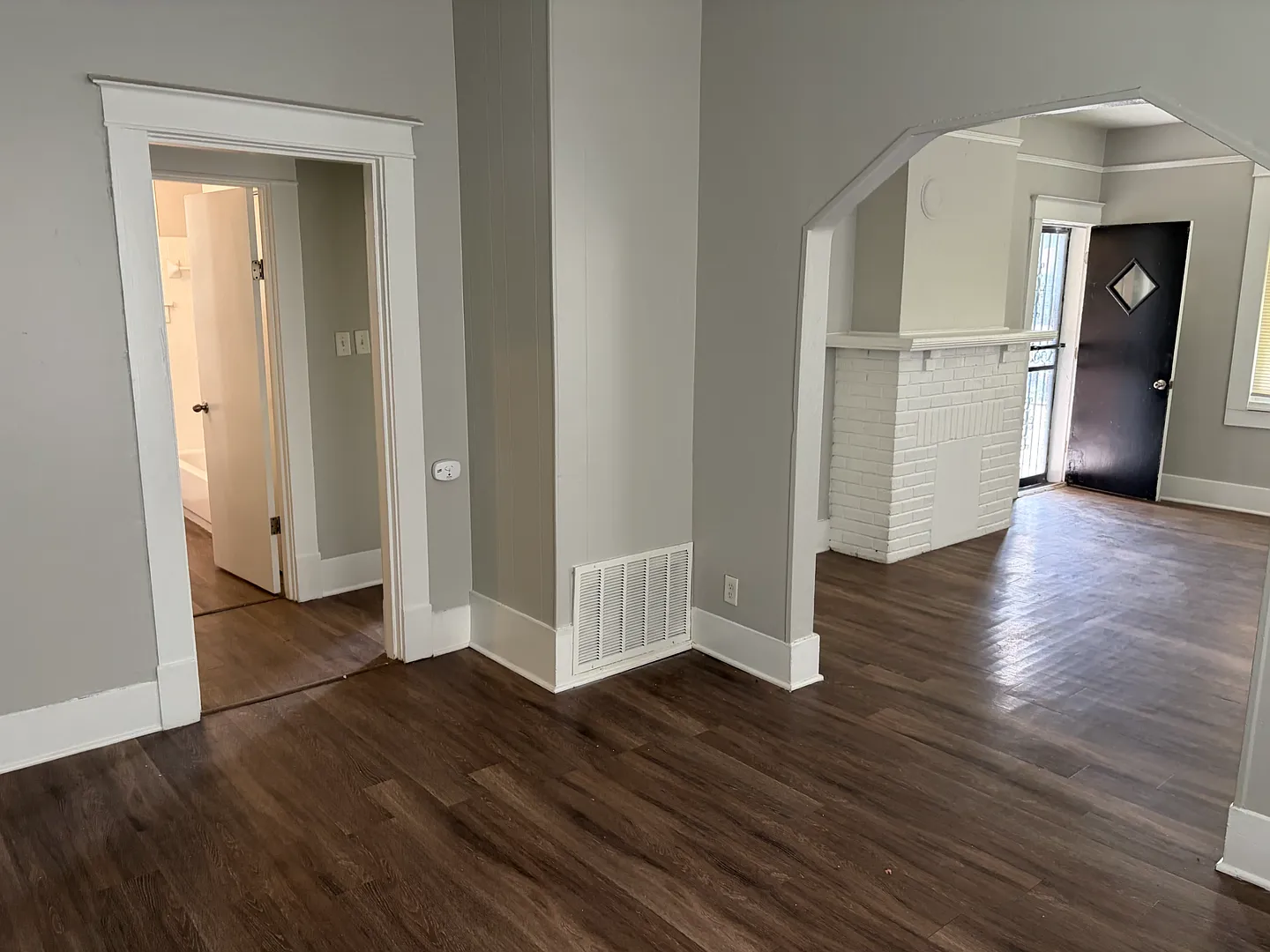 Newly Renovated 4-Bedroom Home Housing Vouchers Accepted! — Photo 3