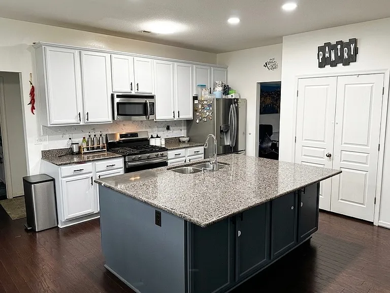2128 Bellflower Way — Photo 8