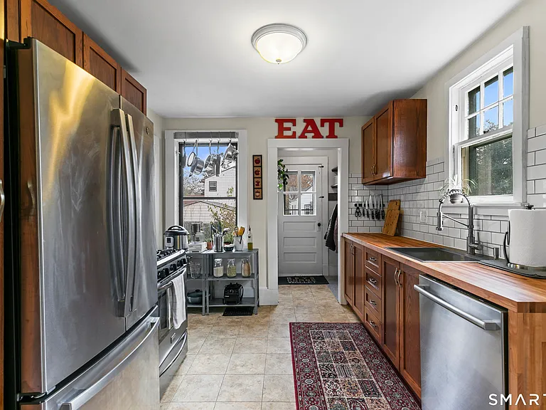 53 Turner Ave — Photo 17