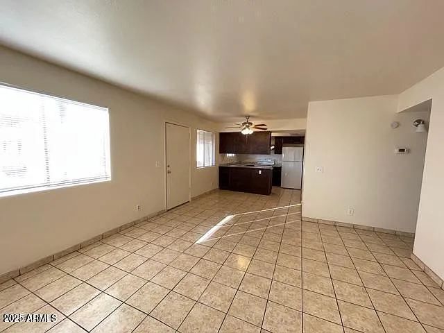 2 bed, 900 sqft, $1,100 — Photo 4