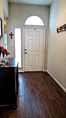 3rd image of 15211 Meredith Ln