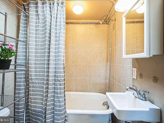 5th image of 1124 S 15th St